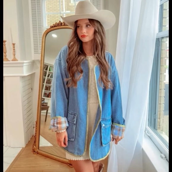 The western gold oversized denim jacket with plaid interior small/medium - Picture 3 of 13